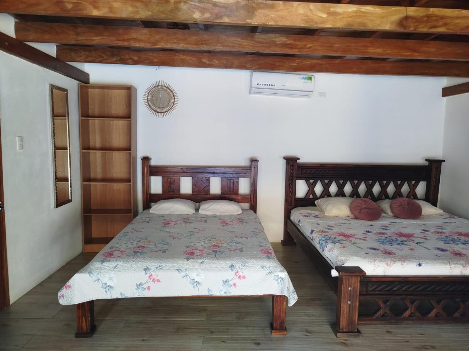 Hotel Liah'S 토르투게로 외부 사진